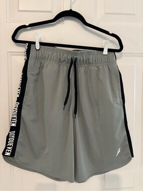 DOYOUEVEN Gray Athletic Shorts with Black Side Panels